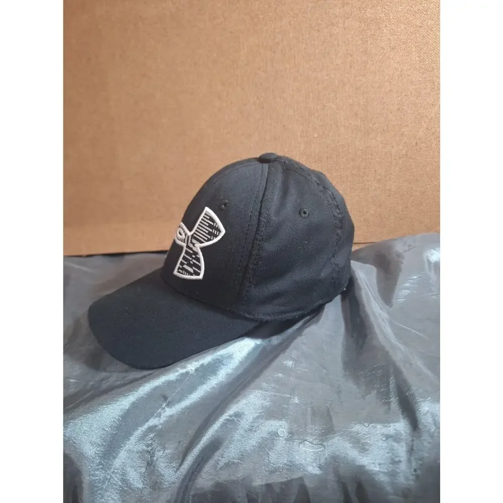 Under Armour Fitted Youth Black Embroidered Baseball Cap Size S/M